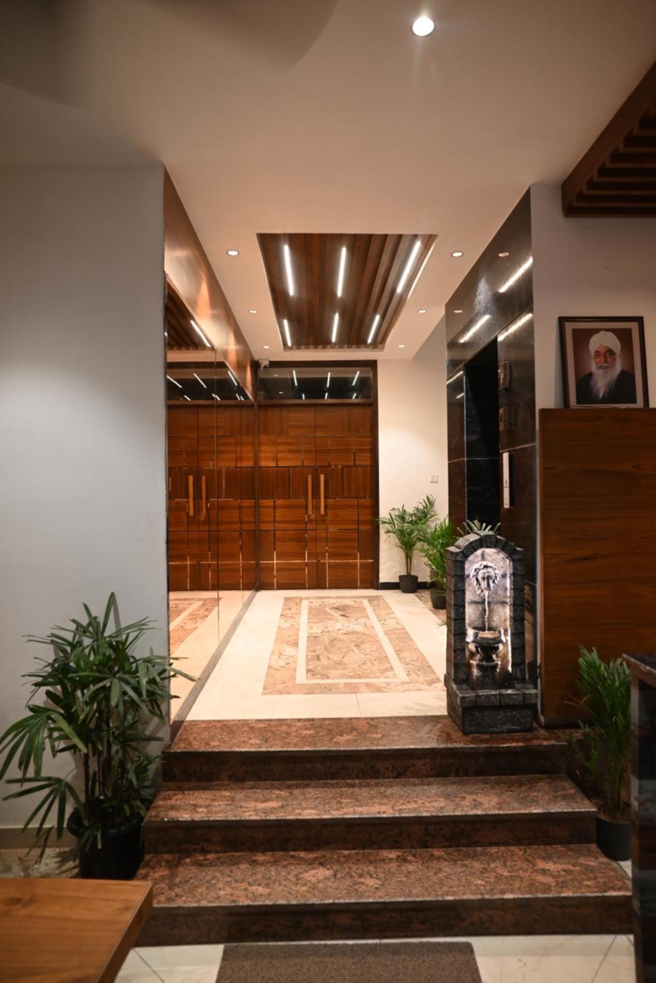 Hotel Lake View Chandīgarh 외부 사진